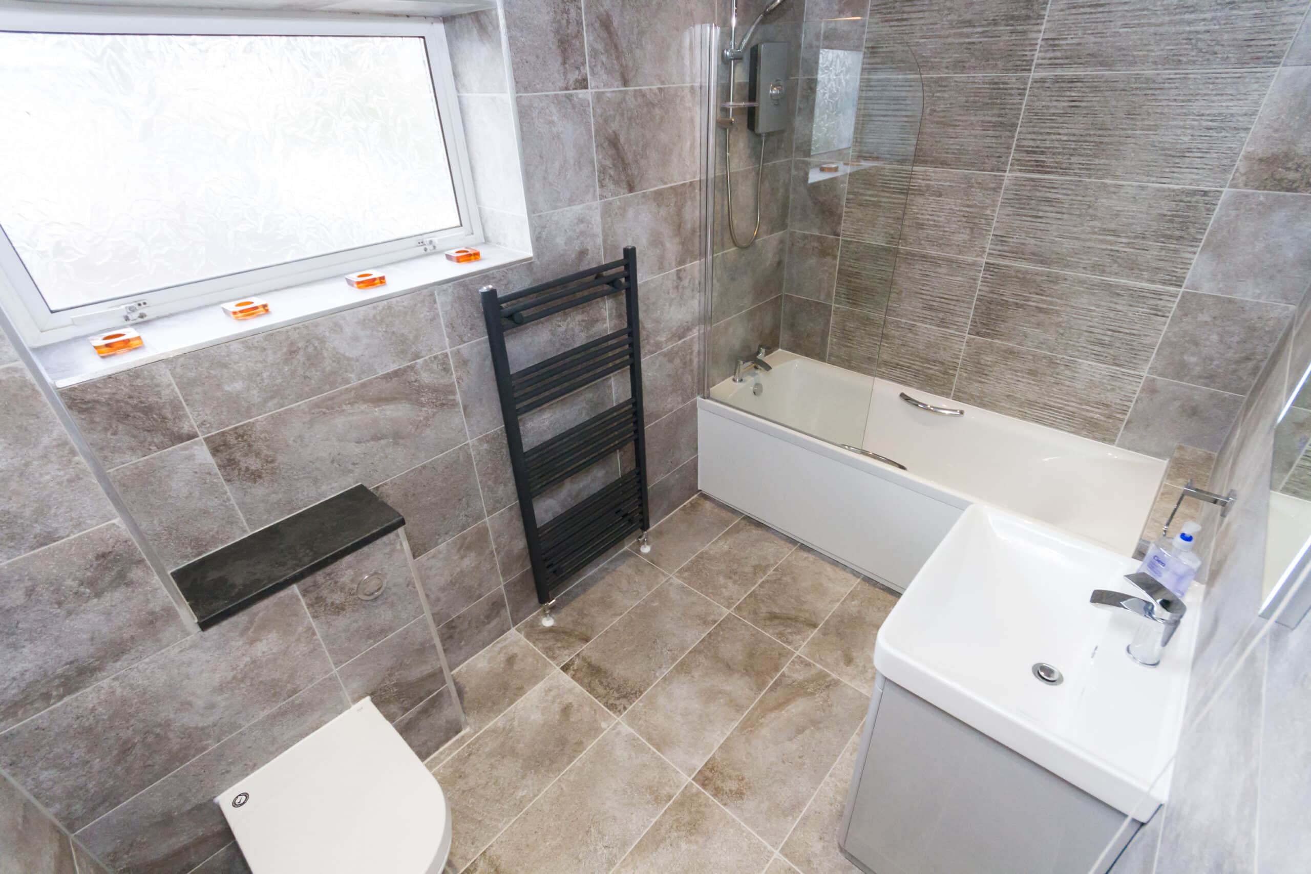 You are currently viewing Choosing the Right Fit: Vital Questions for Hiring Bathroom Fitters